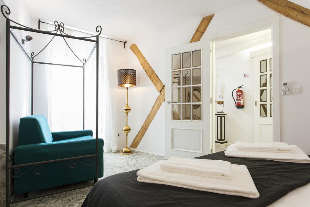Joivy Alfama 35 Apartments Lisbon Exterior photo